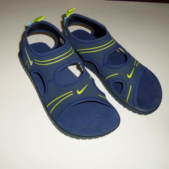 nike play sandals